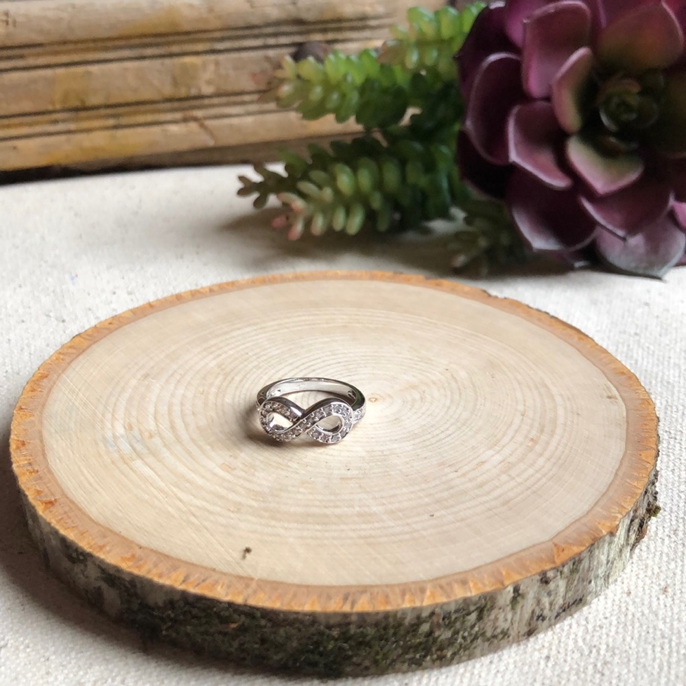 Brand new sterling silver Infinity symbol